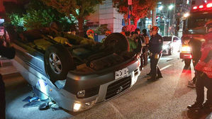 인천서 음주운전 교통사고로 승합차 전복해 3명 부상