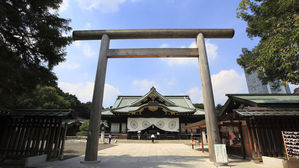 日 국회의원, 'A급 전범 합사' 야스쿠니신사 집단 참배