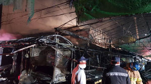 대구 번개시장 점포&middot;노점에 화재&hellip;1명 연기 흡입