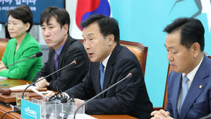 손학규 "문 대통령 국회 하인 취급 안 돼…국회·정당 존중해야"