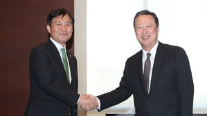 "기업인들 자주 만날 것"&hellip;성윤모 장관, 상의 방문