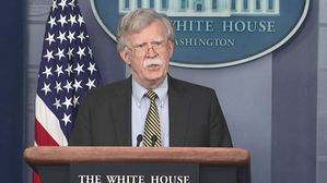 "볼턴 미 안보보좌관 모스크바 도착"…내일 푸틴 대통령 면담할듯