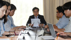 김동연 "경제 활력 제고 위해 유류세 한시적 인하 협의 중"