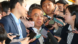 [속보] '사법농단 핵심' 임종헌 피의자 소환&hellip;"오해는 적극 해명"