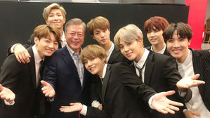 [SBS Star] BTS Makes President Moon & the Entire Korean Peninsula Proud with Its Performance!
