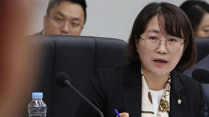 추혜선 "더클래스효성, 변양균 부인에 벤츠 차량 41% 할인"