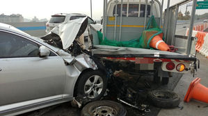 30대 무면허&middot;음주 차량이 공사 차량 들이받아&hellip;50대 근로자 숨져