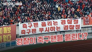 경찰이 축구팬을 울렸다(?)&hellip;축구팬 뿔나게한 '아산무궁화' 사태
