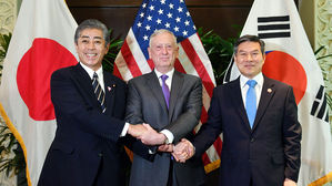 한미 국방 싱가포르서 회담 "군사합의 이행 소통&middot;공조 지속유지"