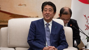 日 아베, "징용공 아닌 '한반도 출신 노동자' 문제" 억지 주장