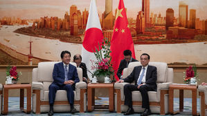 미국 압박 속 중일 총리, 경제협력&middot;관계개선 합의