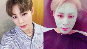 [SBS Star] Fans Laugh at Ha Sung Woon Pretending to Have a T-shirt on in Photos