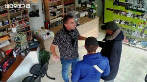 세치 혀로 멍청한 강도 잡은 담배 가게 아저씨의 '말빨'