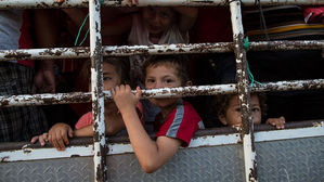 속도내는 중미 이민자 행렬&hellip;멕시코 남부서 한나절 100㎞ 강행군