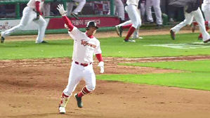 '가을 사나이' SK 박정권, 9회 말 끝내기 투런포!