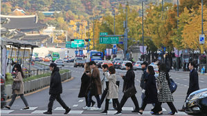 꽁꽁 얼어붙은 출근길&hellip;전국 수은주 곤두박질