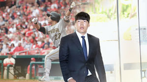 강정호, FA로 풀려&hellip;피츠버그, 연장 옵션 계약 포기