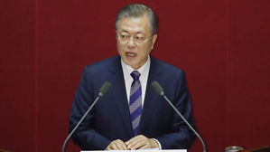 문 대통령 "우리 사회 공정하지 않아…한 명도 차별받지 않아야"