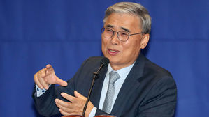 이종석 "철도연결 등 기본적 남북협력 사업은 제재 예외로 해야"