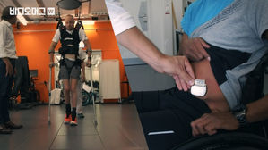 하반신 마비 환자에게 일어난 기적, 땅에 발을 딛는다는 건&hellip;