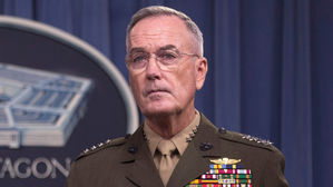 미 국방부 "던퍼드 합참의장 정해진 임기 채울 것"