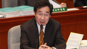 이 총리 "소득주도성장, 포기한 적 없고 포기할 수도 없다"