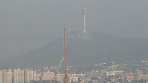 전국 최악의 미세먼지 '숨이 턱턱'&hellip;"내년 6월까지 영향"