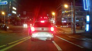 "문 열린 채 운행" 수상한 차량 따라갔더니&hellip;만취 운전자 체포