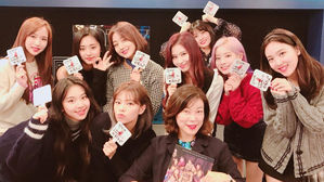 [SBS Star] TWICE Picks Two Members Who Just Cannot Upload Good Selfies