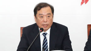 김병준 "문 대통령, 국민연금 개혁은 인기 없다고 안 하나"