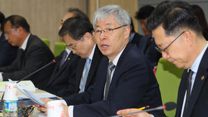 신남방정책특위 첫 회의…"미중 무역전쟁 속 경제 다변화 절실"