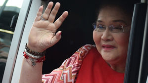 필리핀 '사치의 여왕' 이멜다에 최고 77년형 선고&hellip;체포영장