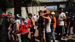 "캘리포니아 국경으로"&hellip;숨고른 중미 캐러밴 500명 이동 재개