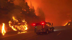 트럼프, 캘리포니아 산불에 연방지원 중단 '으름장'