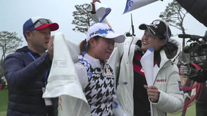 박민지, 연장 끝 '눈물의 우승'&hellip;이정은&middot;최혜진 2관왕