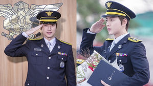 [SBS Star] Park Hae Jin Becomes an Honorary Firefighter for His Good Deeds