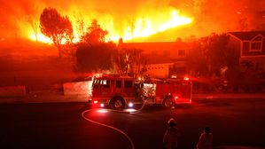 미국 북캘리포니아 산불 30% 진화&hellip;남쪽엔 또 허리케인급 강풍