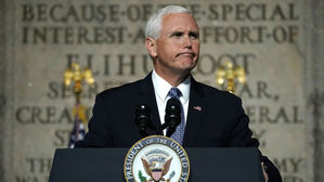 펜스, 인도&middot;베트남 총리와 '북핵' 논의&hellip;"압박 지지에 감사"