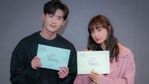 [SBS Star] Lee Jong Suk & Lee Nayoung's First Read-through for Their Upcoming Drama