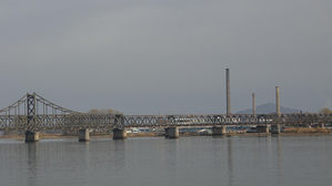 北 들어가는 돈줄 죄는 중국&hellip;올겨울 북한 경제 '비상등'