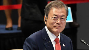 문 대통령 "내년 한&middot;아세안 특별정상회의에 김정은 초청 검토하겠다"