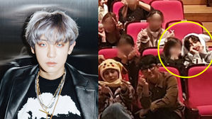 [SBS Star] EXO CHANYEOL's Sweet Gesture to Comfort His Fan in Tears