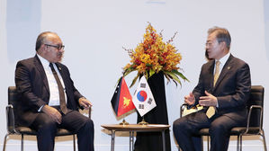 문 대통령-파푸아뉴기니 총리 정상회담&hellip;해양&middot;수산협력 강화키로