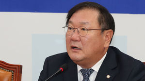 김태년 "최저임금 탓에 일자리 80만 개가 사라졌다니&hellip;견강부회"