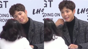 [SBS Star] Park Bo Gum Melts His Fans' Heart While Talking to a Little Girl