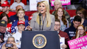 트럼프 딸 이방카 '개인 이메일 공무에 이용' 논란