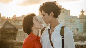 [SBS Star] Song Hye Kyo & Park Bo Gum Romantically Stare Into Each Other's Eyes