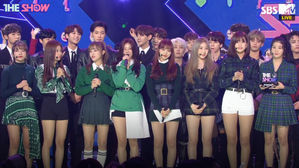[SBS Star] VIDEO: IZ*ONE Thanks Fans as It Wins First Place with 'La Vie en Rose'!