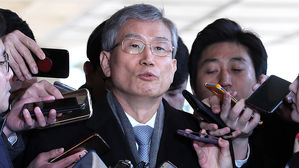 고영한 전 대법관 "후배 법관에 송구&hellip;사법부 신뢰 회복하길"