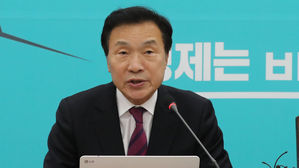 손학규 "소득주도성장 파산…특단의 대책 즉각 시행해야"